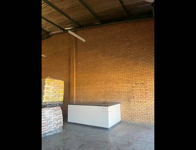 INDUSTRIAL PROPERTY TO RENT IN MAFIKENG CBD